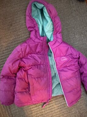 L.L. Bean Girls' Magenta Hooded Puffer Jacket with Mint Lining size 4T